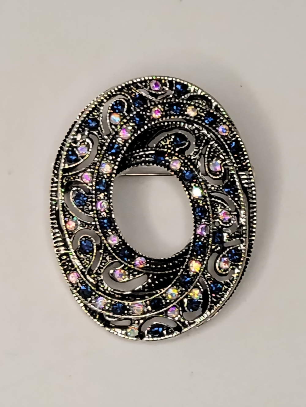 ▪︎New! Brooch